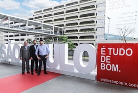 Leia mais sobre o artigo São Paulo ganha declaração de amor em primeira escultura-símbolo da cidade