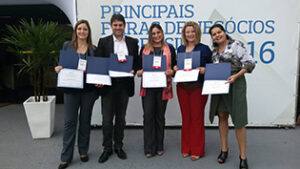 Leia mais sobre o artigo Cerimónia de formatura dos primeiros profissionais brasileiros com o CEM – Certificação em Gestão de Feiras acontece no lançamento do calendário UBRAFE